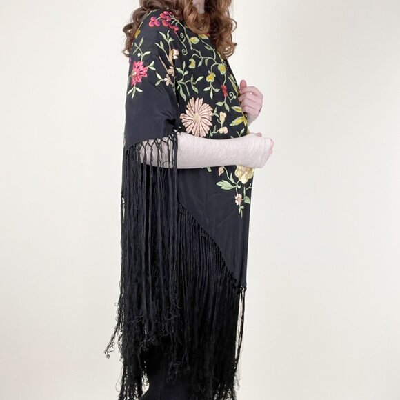 Vintage Piano Shawl Embroidered Floral Silk Fringe Witchy Boho Bohemian Manila - Picture 6 of 14